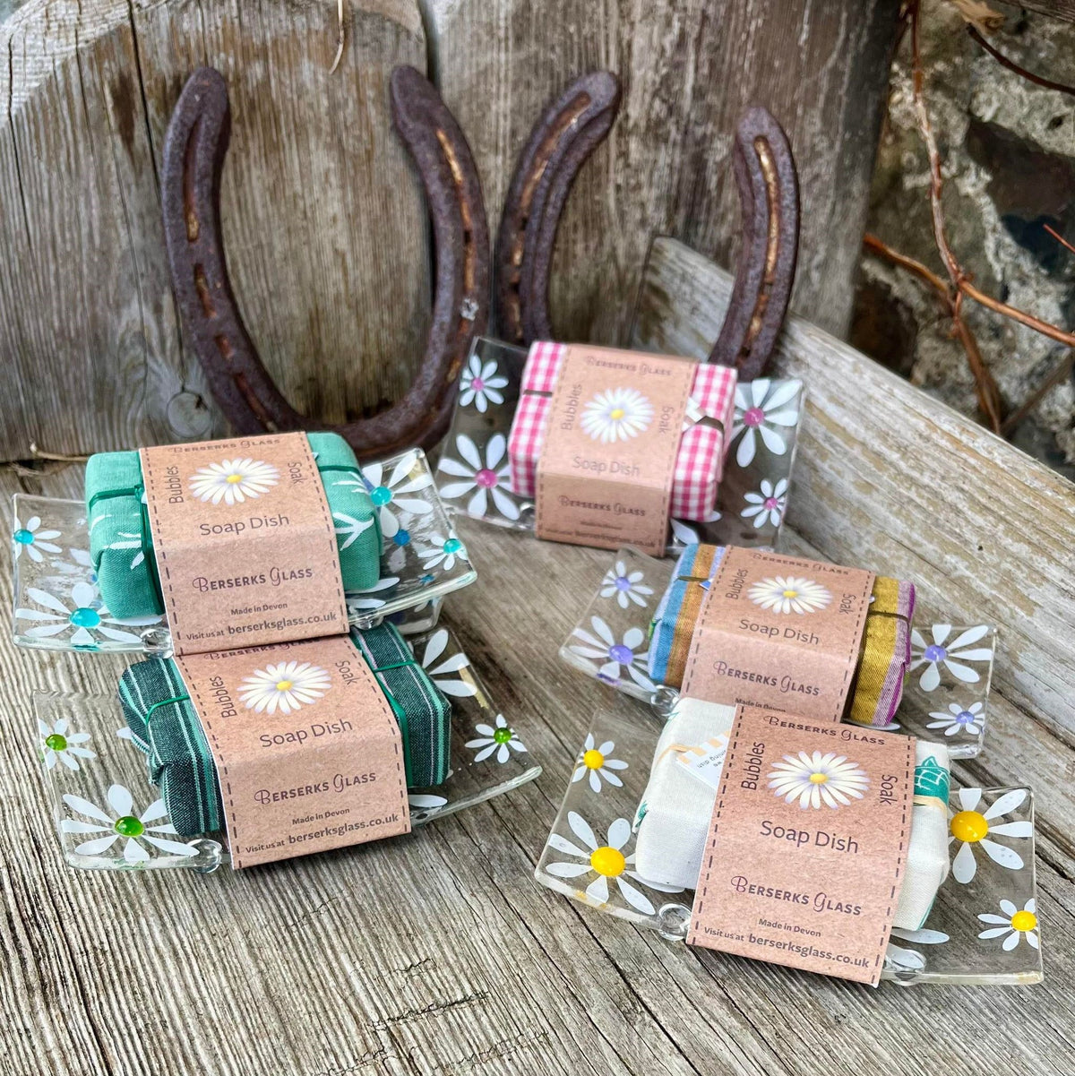 Daisy Soap Dish with Devon Handmade Soap - Pink