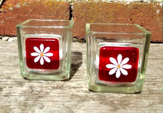 Pair of Little Daisy T-Lights - Red