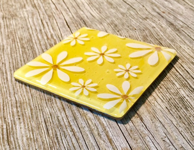 Set of 4 White Daisy Coasters - Yellow