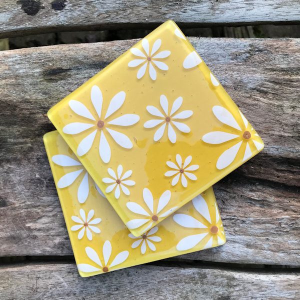 Set of 4 White Daisy Coasters - Yellow