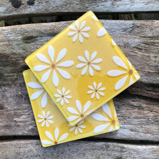 Set of 4 White Daisy Coasters - Yellow